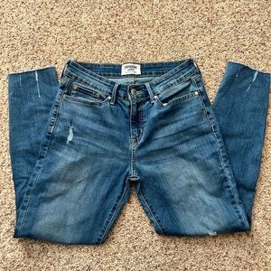 Levi Denizen mid rise skinny jeans size 6